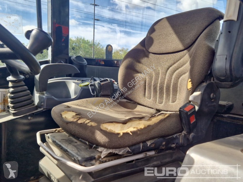 Lastare Kubota R085
