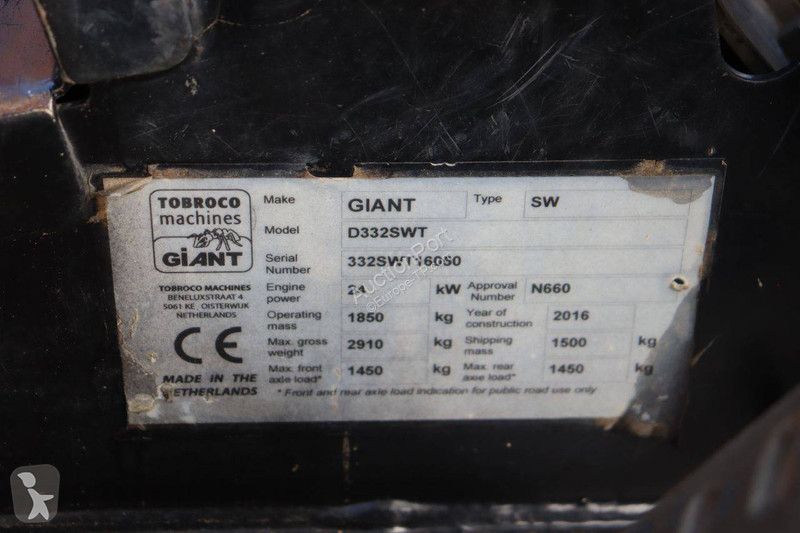 Chargeuse Giant D332SWT
