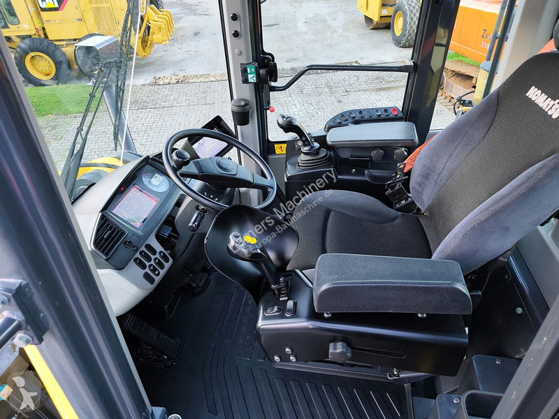 Pá carregadora Komatsu 4708