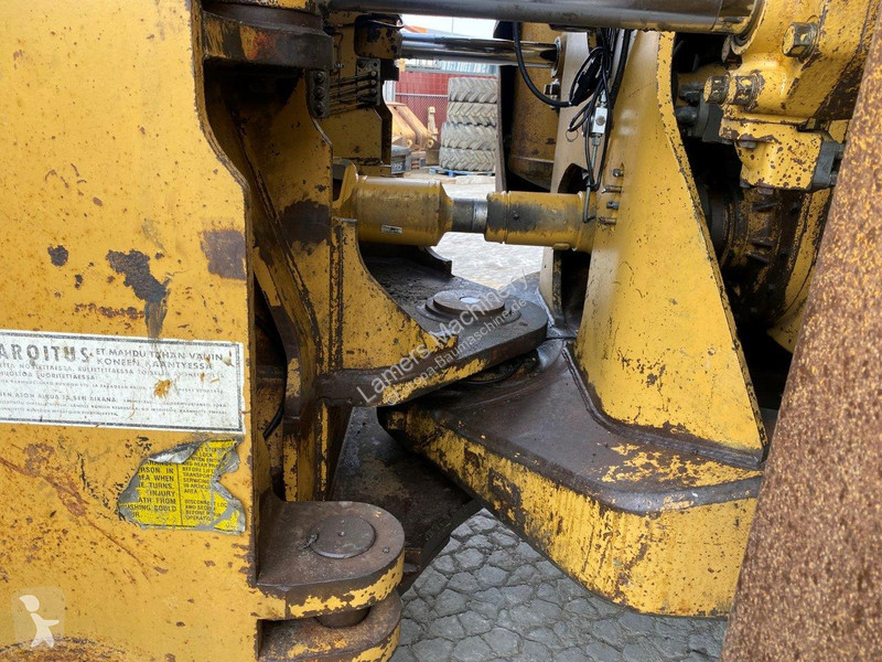 Shovel Caterpillar NVT