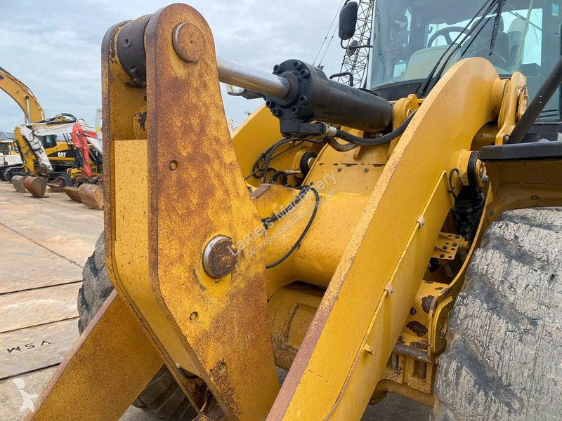 Shovel Caterpillar NVT