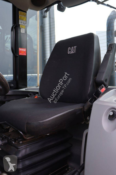 Pá carregadora Caterpillar M