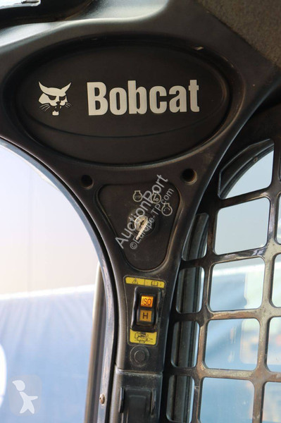 Shovel Bobcat T450