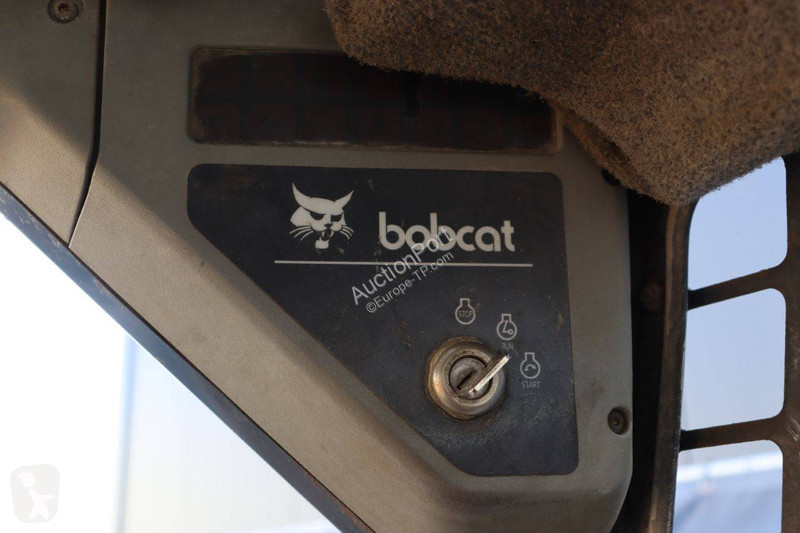 Shovel Bobcat