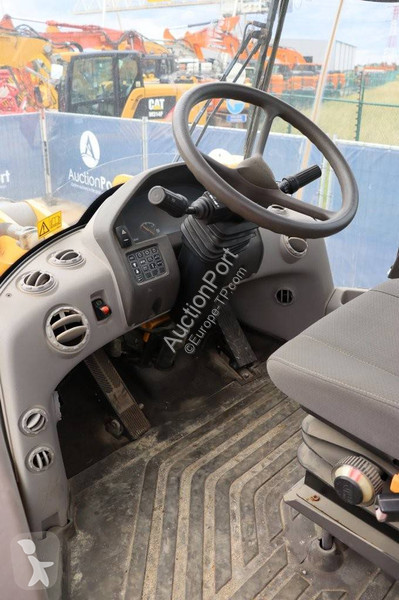 Pá carregadora Volvo L105