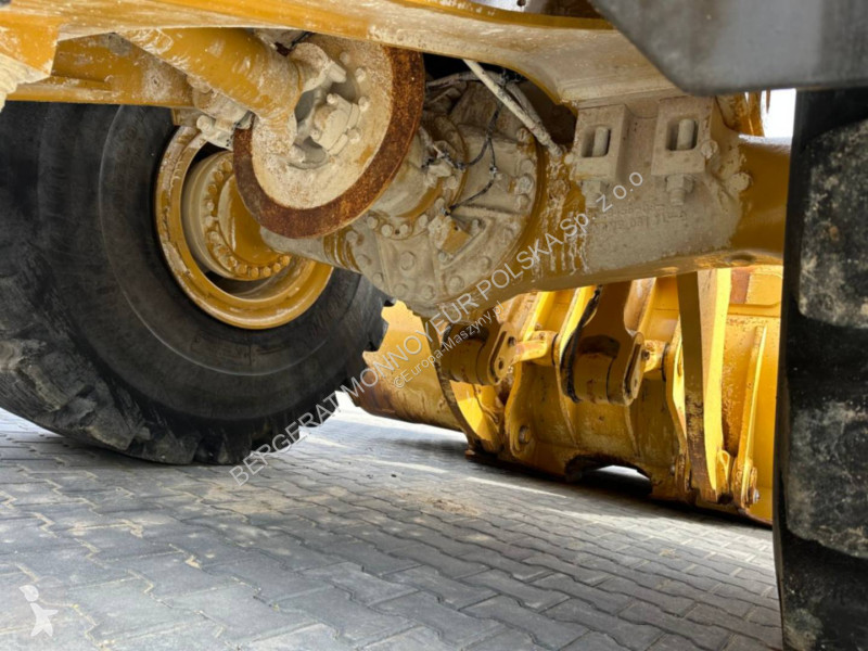 Nakladač Caterpillar 980