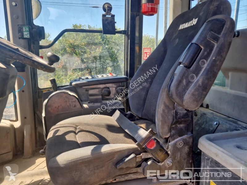 Nakladač Komatsu 8EO