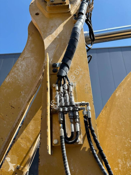 Nakladač Caterpillar (full service history...