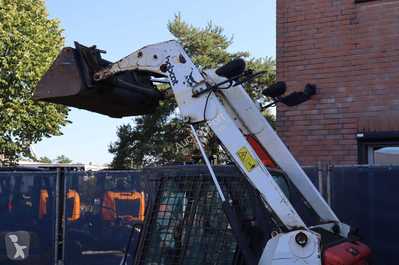 Фронтальный погрузчик Bobcat