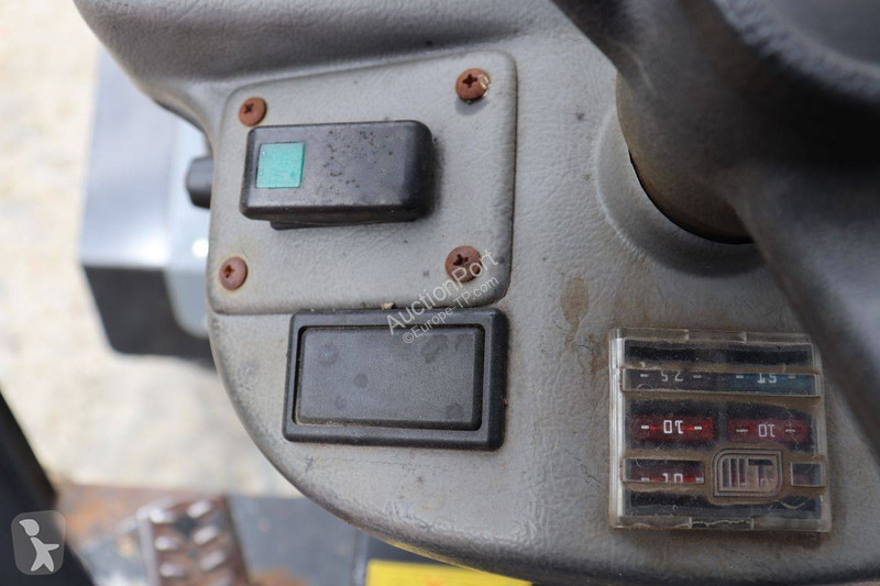 Chargeuse Giant V452T