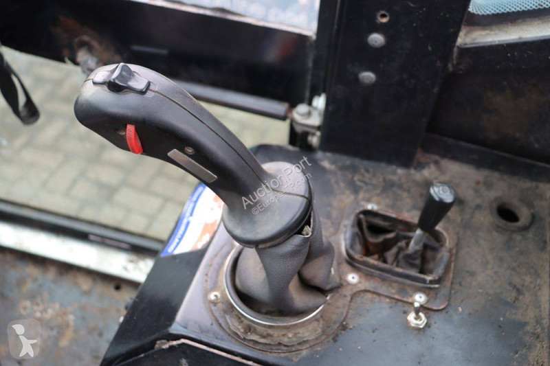Chargeuse Giant V881T