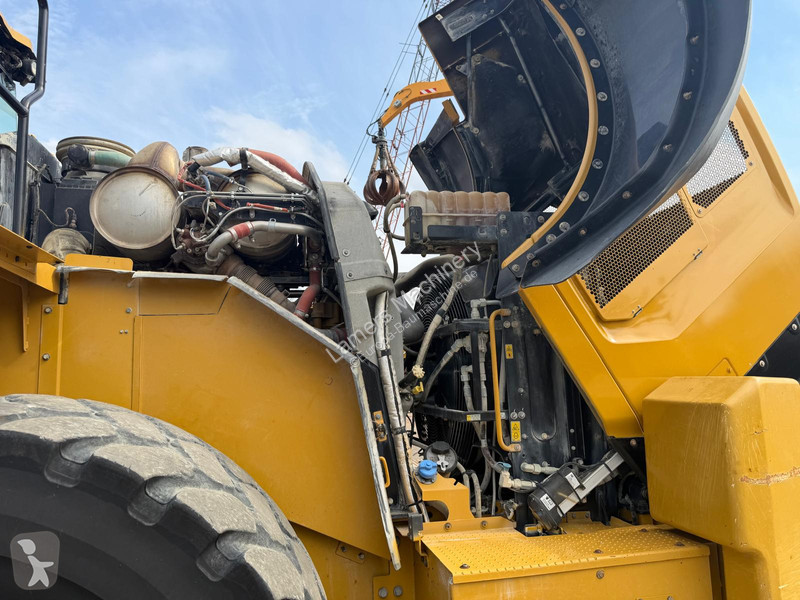 Товарач Caterpillar 982M .