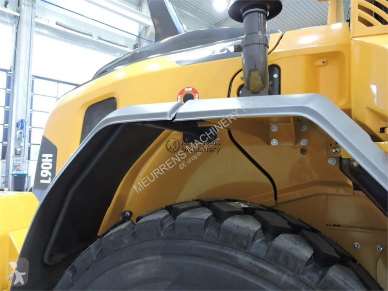 مُحمّلة Volvo New Bucket + Tyres