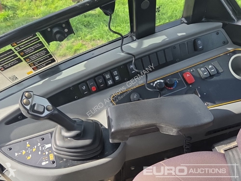 Lastare JCB 409