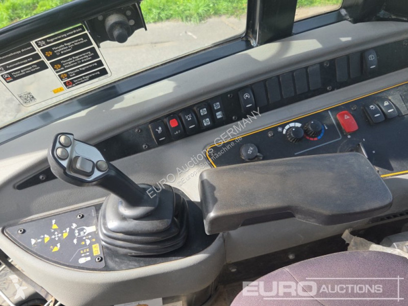 Lastare JCB 409