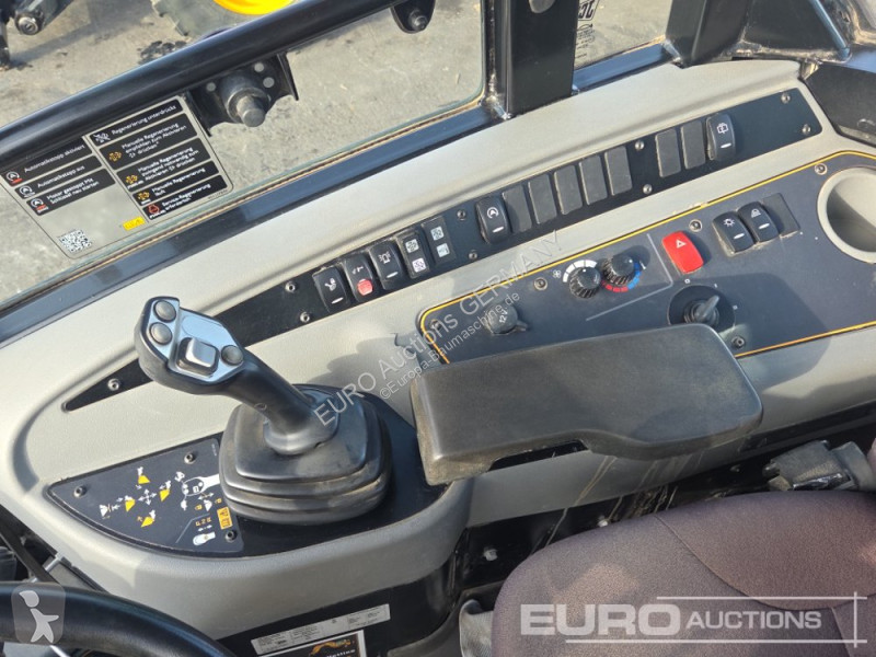 Lastare JCB 409