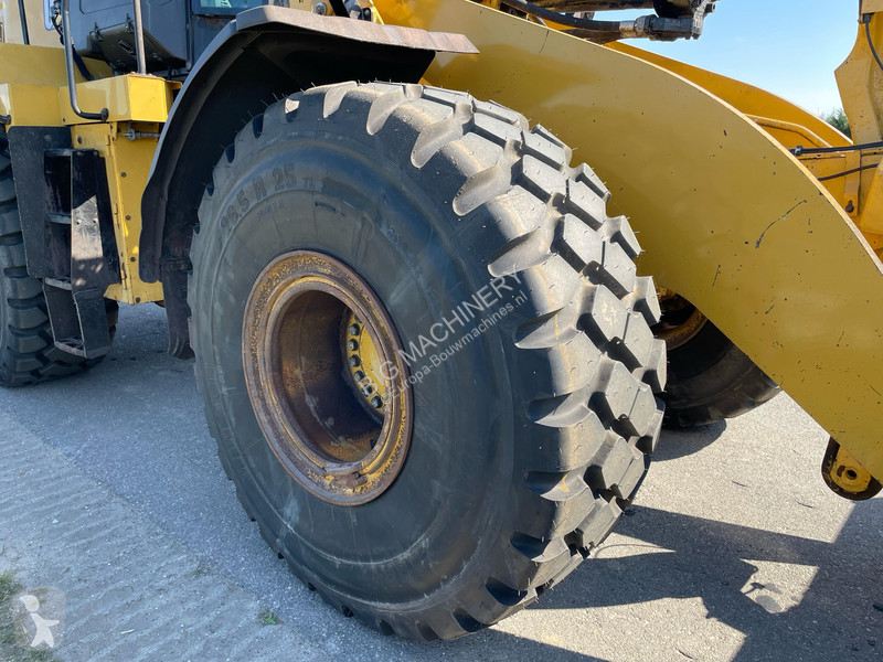 مُحمّلة Caterpillar 972M XE - CE / new tires /...