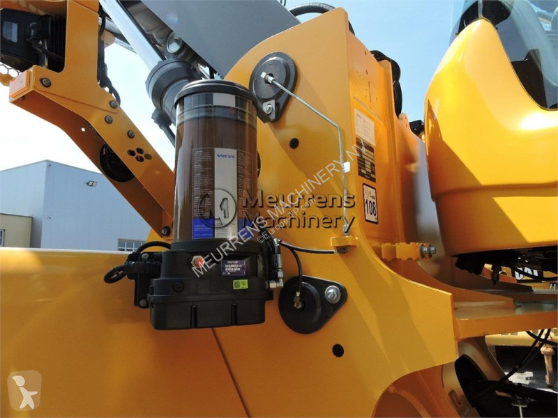 Nakladač Volvo L150H New