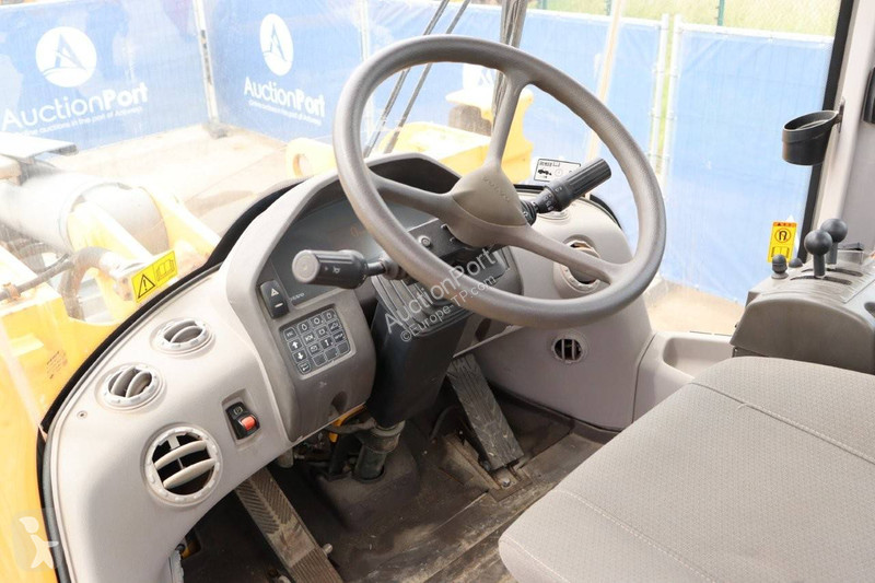 Pá carregadora Volvo L105