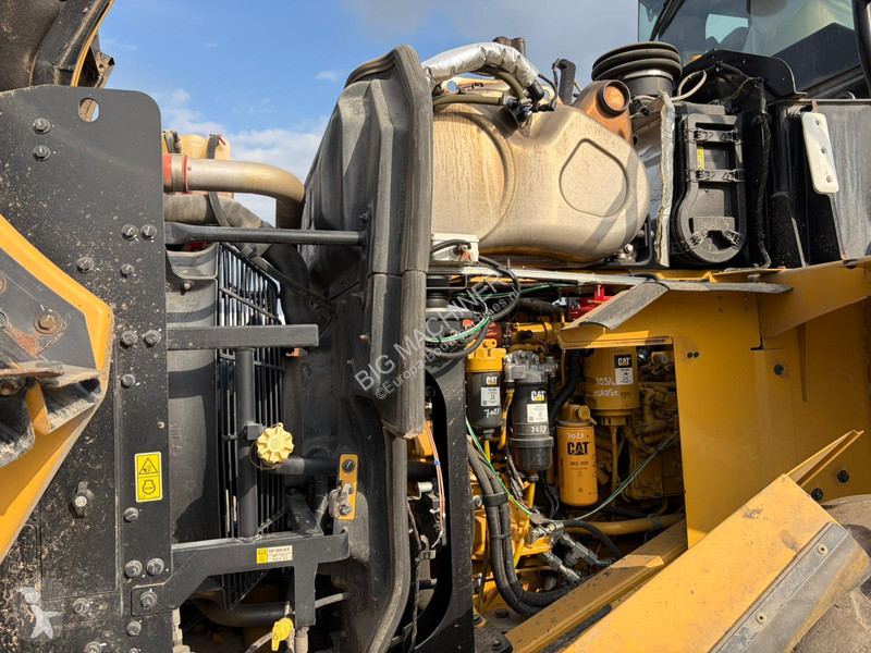 Nakladač Caterpillar 962M