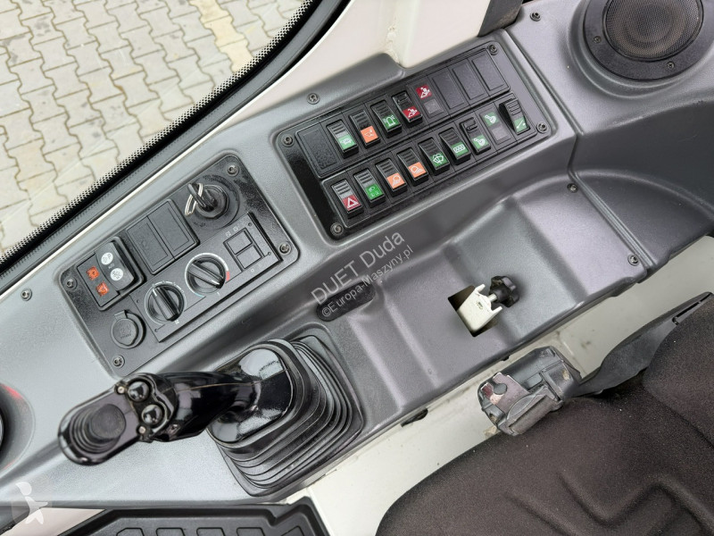 Nakladač Liebherr Compact Łyżka + Widły Super...