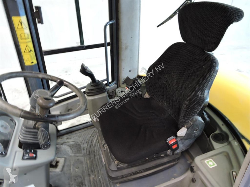 Nakladač Yanmar V80 + Fork