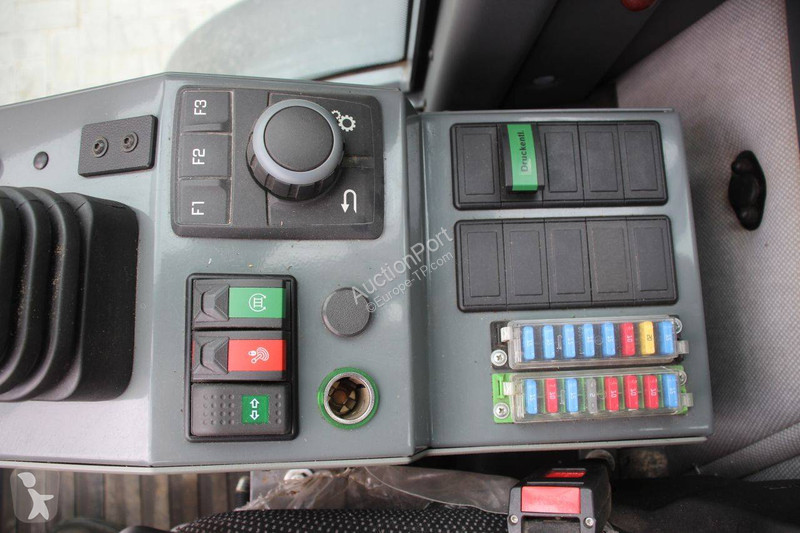 Chargeuse Neuson WL60