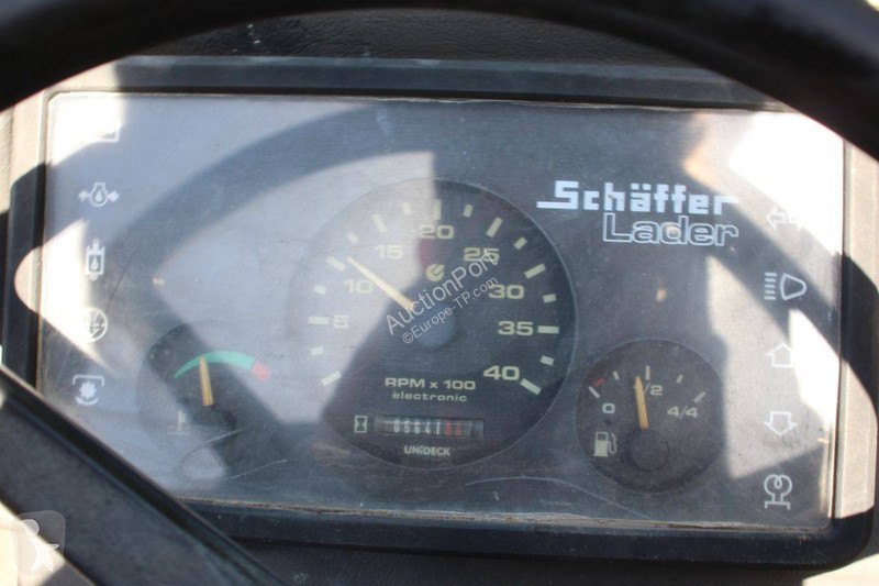 Chargeuse Schäffer 3036