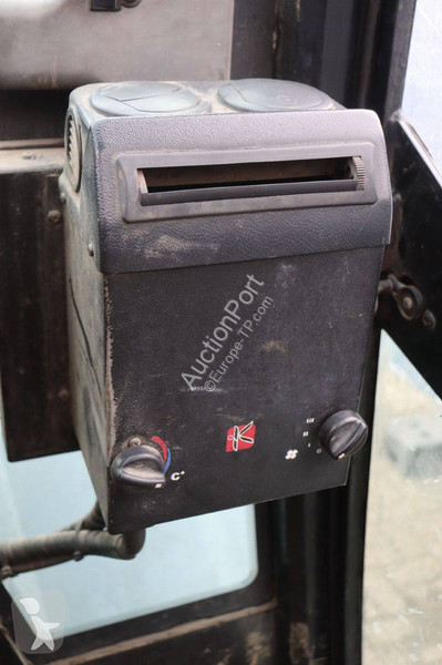 Chargeuse Giant V881T