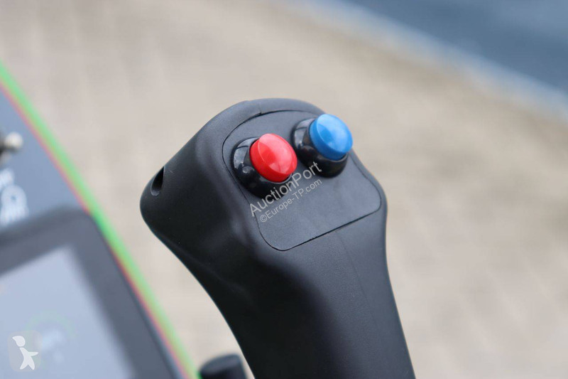 Pala cargadora Avant tecno ME527