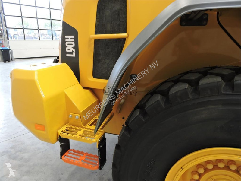 مُحمّلة Volvo New Bucket + Tyres