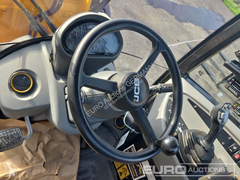 Lastare JCB 409