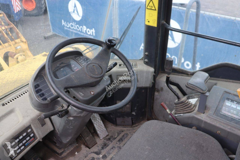 Chargeuse Komatsu WF450-3D