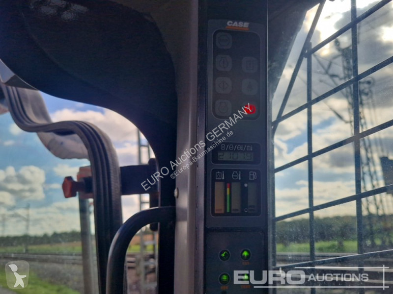 Chargeuse Case SR210B