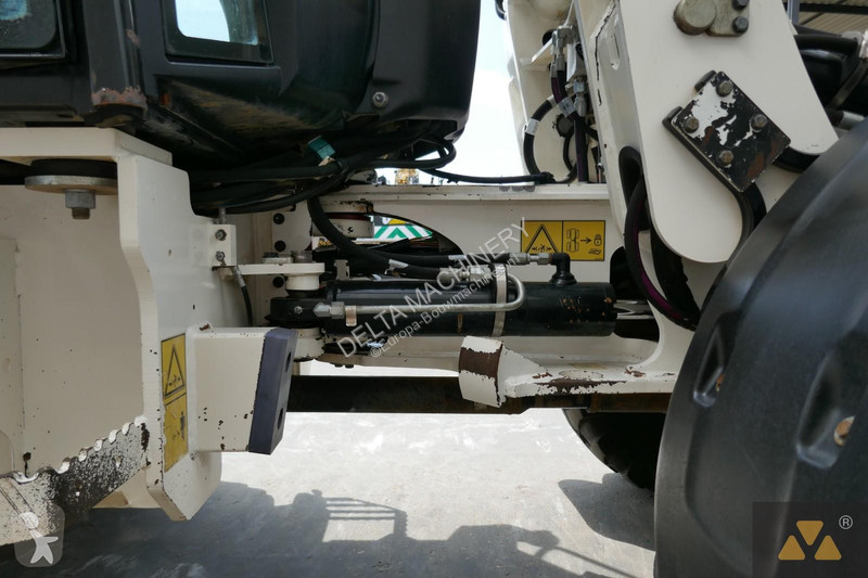 Shovel Caterpillar M