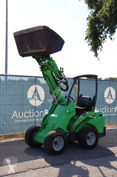 Shovel Avant tecno M