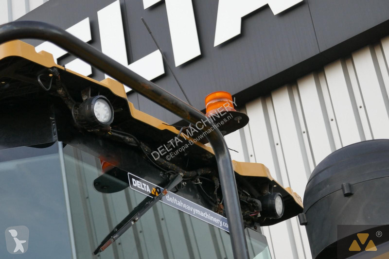 Nakladač Caterpillar 972M