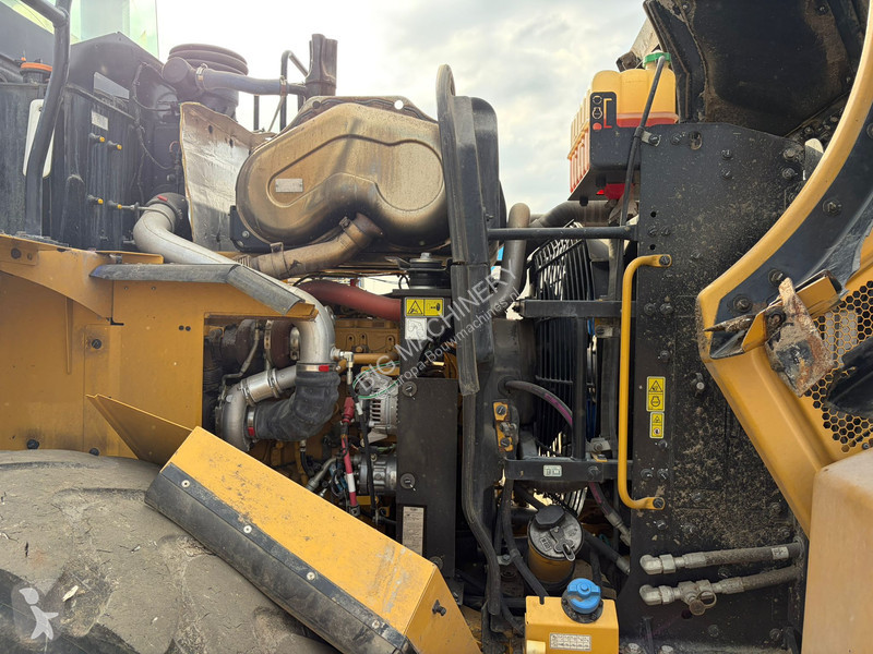 Nakladač Caterpillar 962M