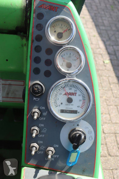 Nakladač Avant tecno MEIBCT