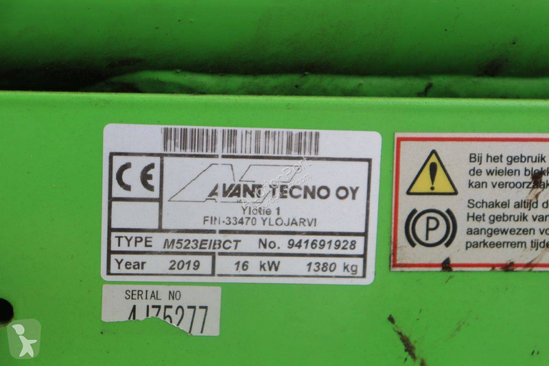Chargeuse Avant tecno M523EIBCT