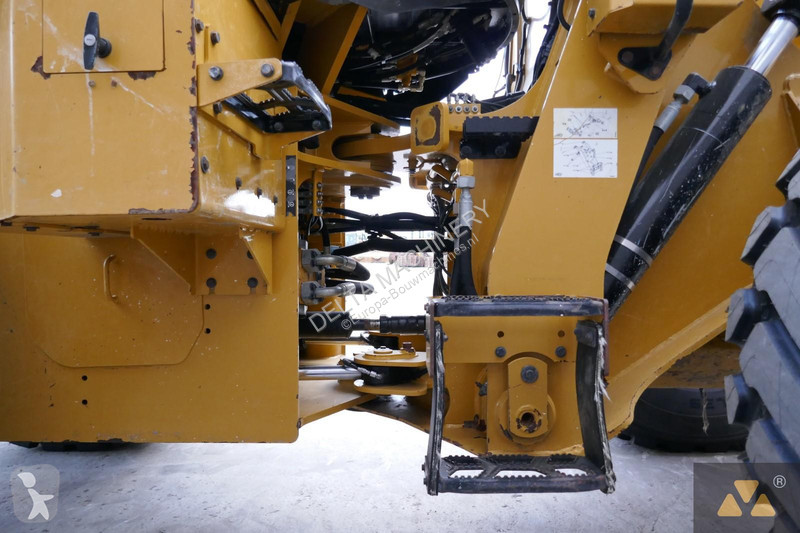 Pala Caterpillar M