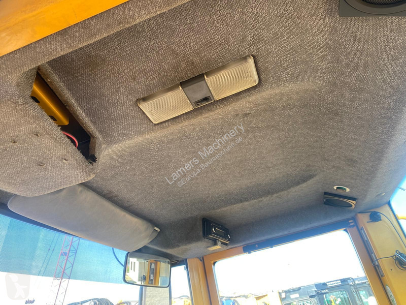 Nakladač Volvo L110