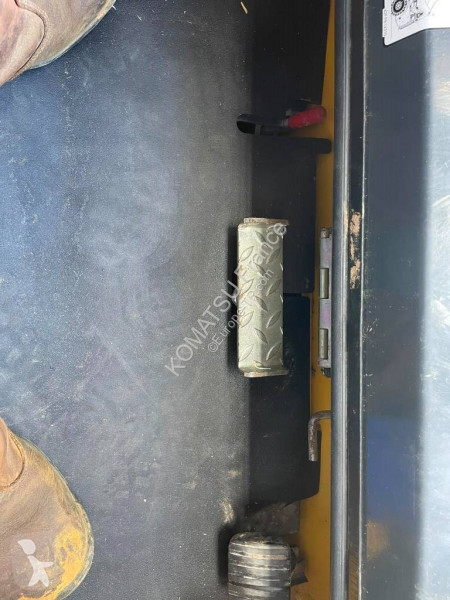 Nakladač Komatsu SK820-8E0