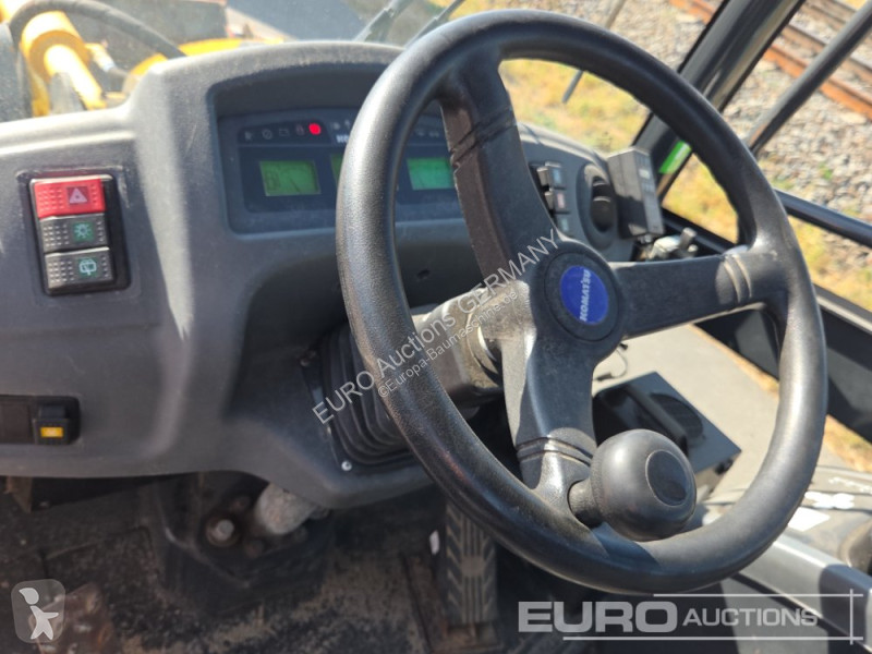 Nakladač Komatsu WA100M-7