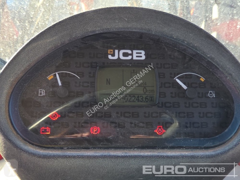 Nakladač JCB 407