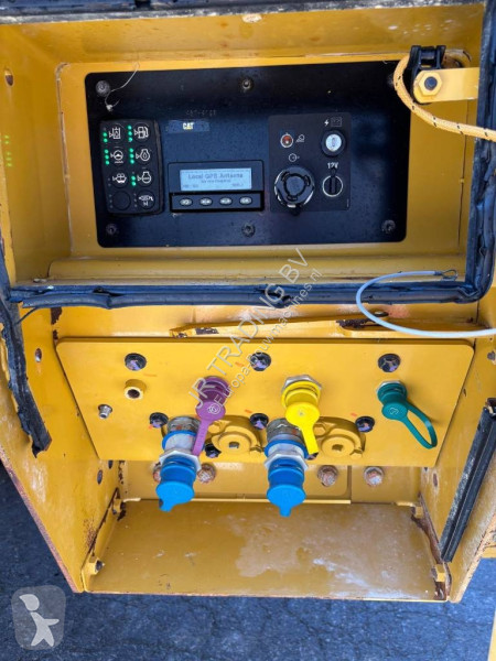 Nakladač Caterpillar (full service history...