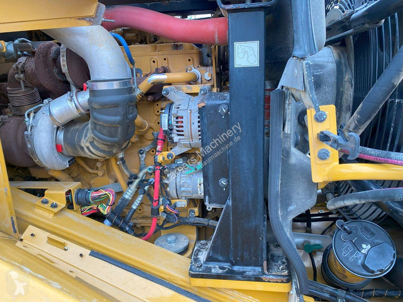 Shovel Caterpillar NVT