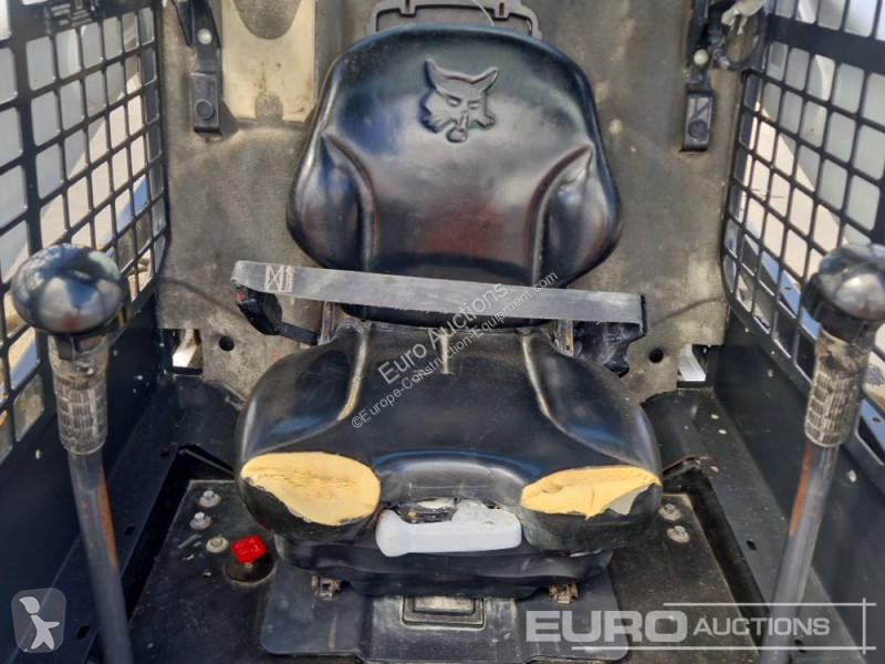 Shovel Bobcat S740