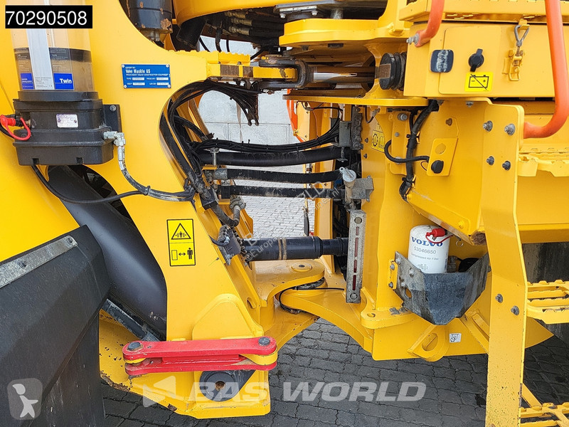 Nakladač Volvo L260 H CDC