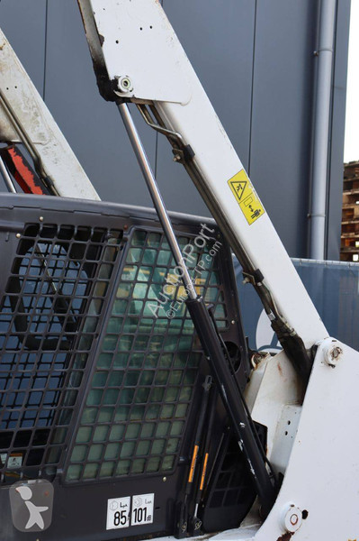 Shovel Bobcat